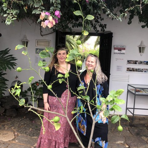 Draumsögusystur: Elísabet Lorange og Valgerður H. Bjarnadóttir